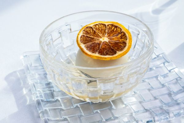 Lemon sorbet with Delamotte champagne